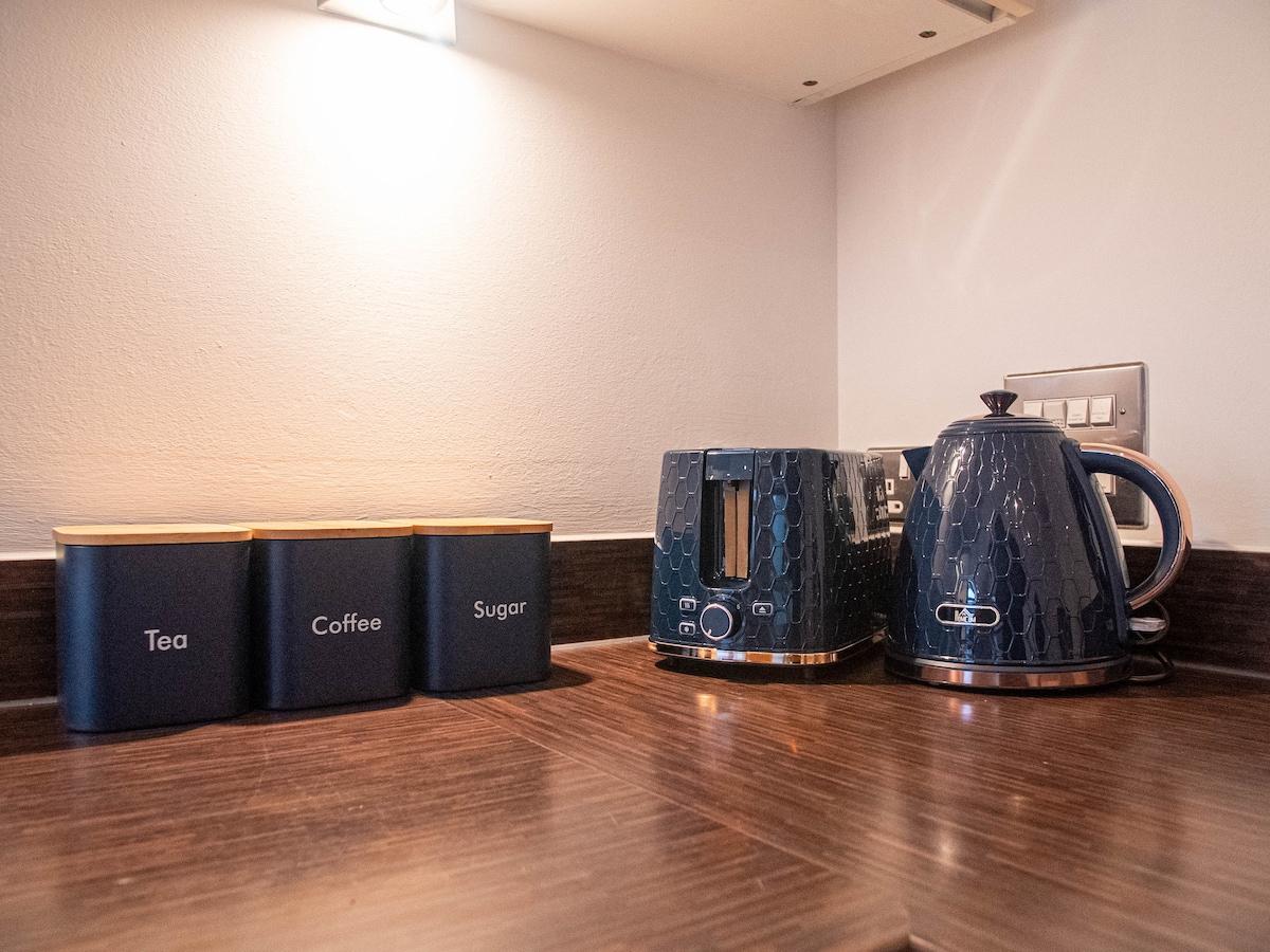 Leeds Waterside Balcony Retreat 2 Bed 2 Bath5