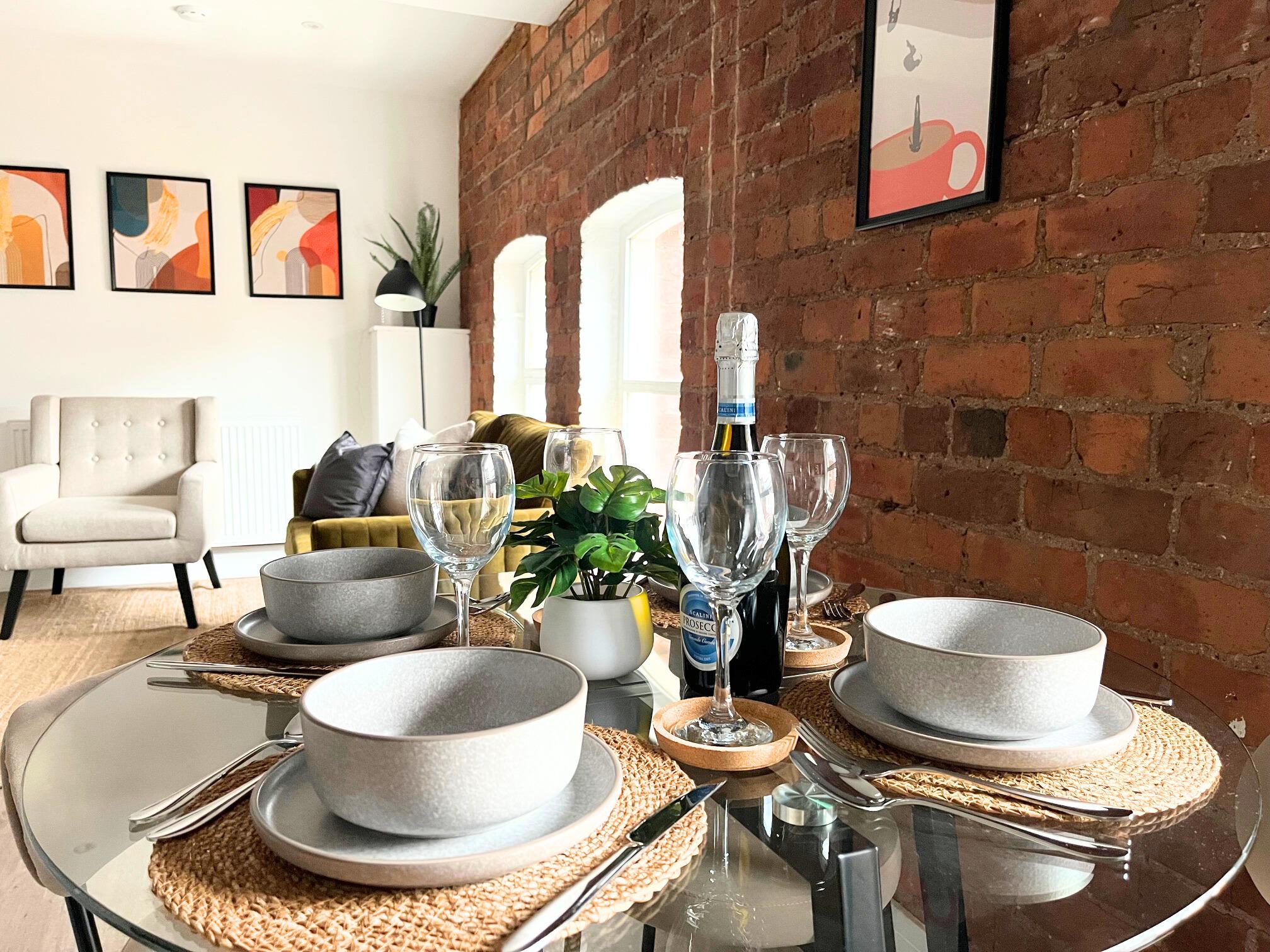 Urban Industrial Loft 1 *Private Parking*