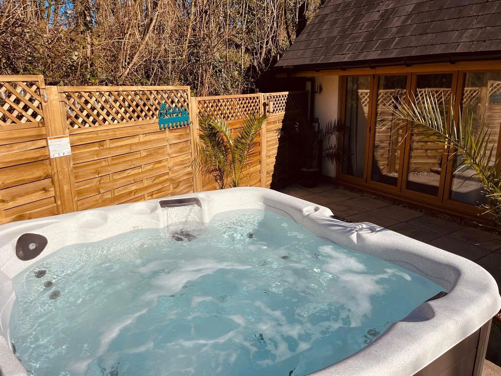 Stunning cottage with hot tub3