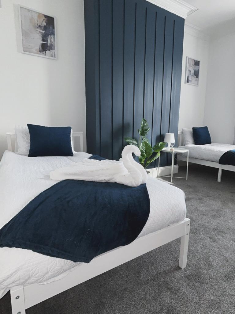 SPACIOUS 3BR FLAT- PARKING-WIFI-NEAR METRO CENTRE1