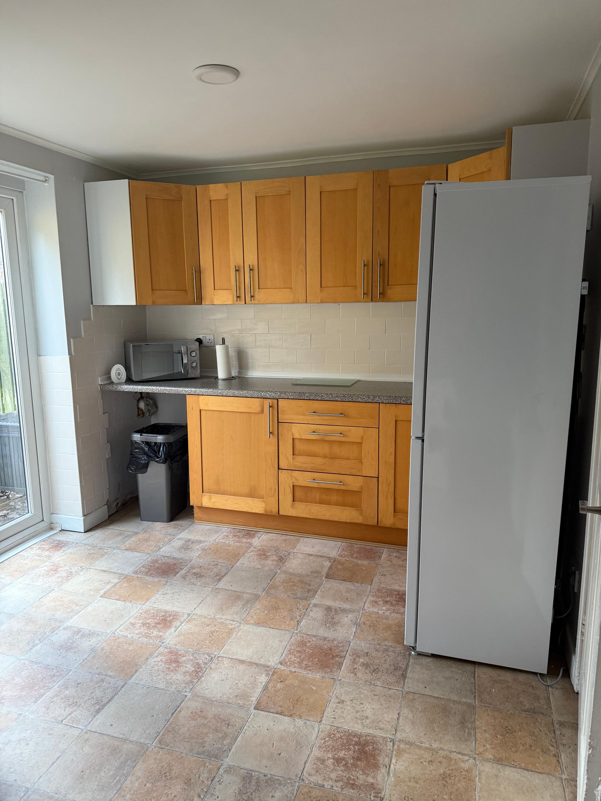 3-Bed House Brighouse | Parking | Wi-Fi | Near M624