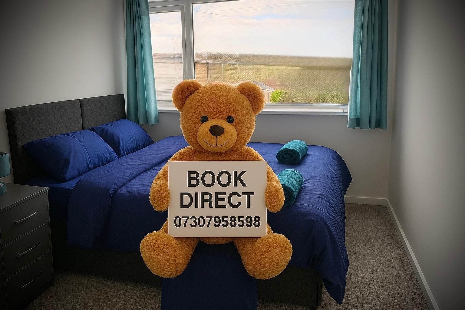 3-Bed House Brighouse | Parking | Wi-Fi | Near M622