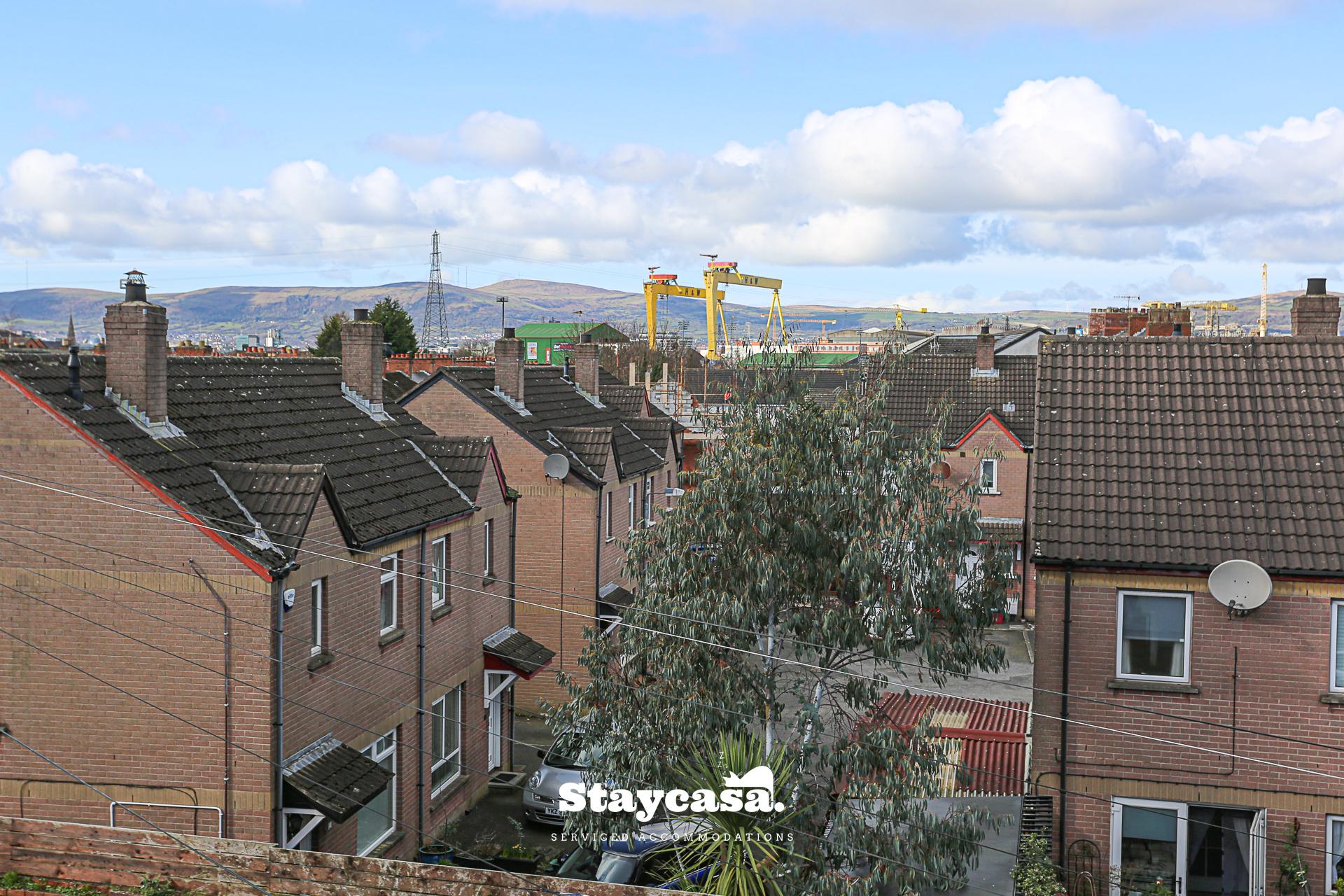 Gateway Abode Near City Centre w. Street Parking2