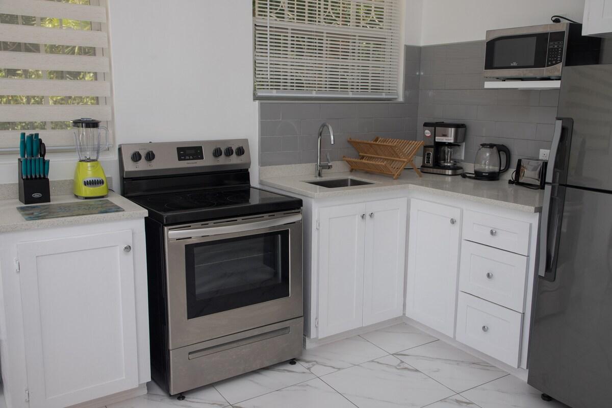 Summer Getaway: 2Bed Bungalow with Private Pool5