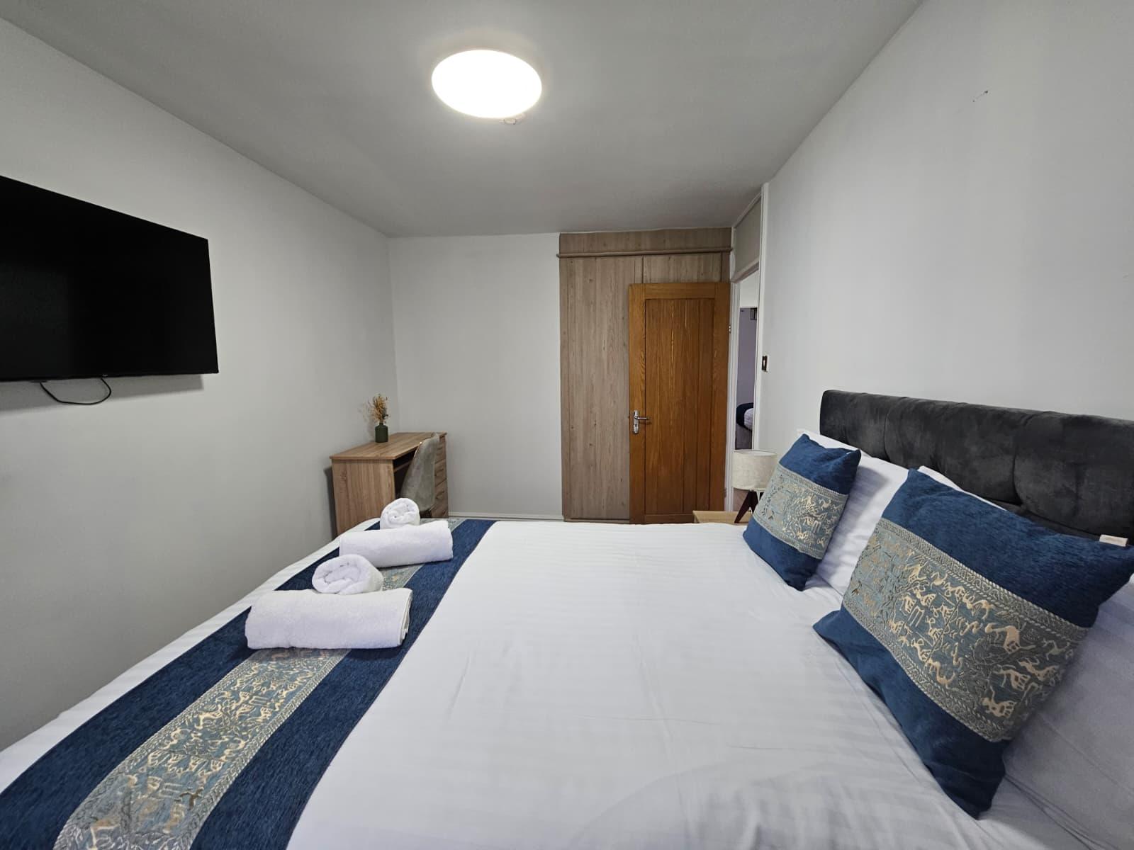 Bright & Stylish 3BR Home Near Manchester Centre4