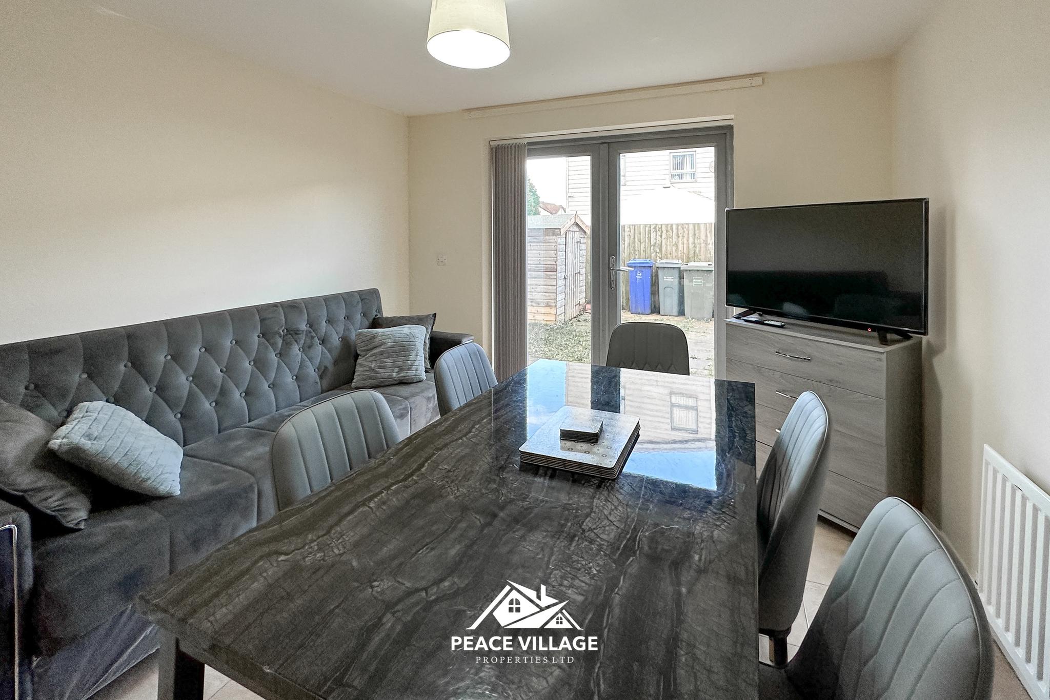 Ashton Co-Living - Private Room Self-Cater3