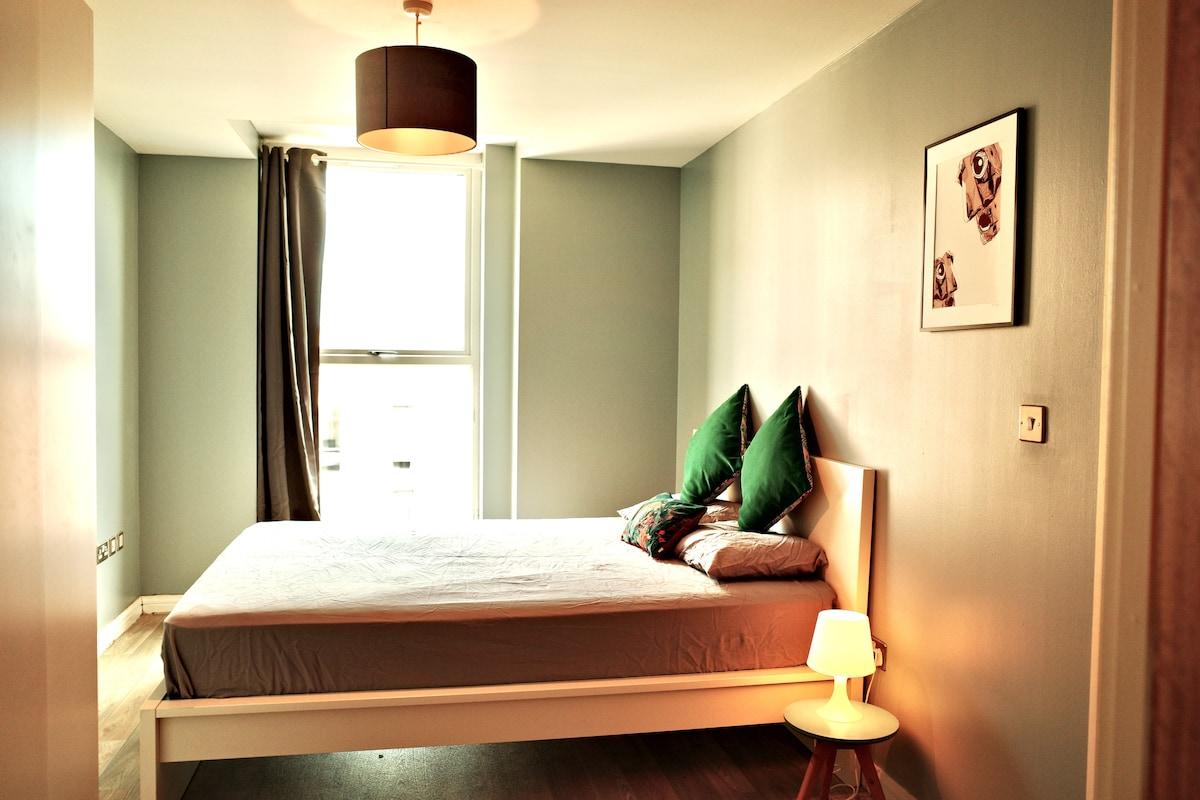 Central 2BR Birmingham Apt - Free Parking3
