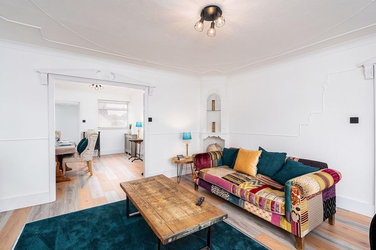 3 BR Chic Home with Balcony & Free Parking!3