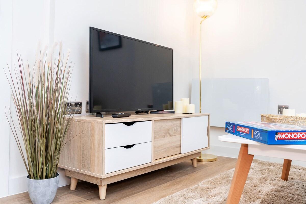 City Escape: Chic 1 Bed Apt in Central Leeds3