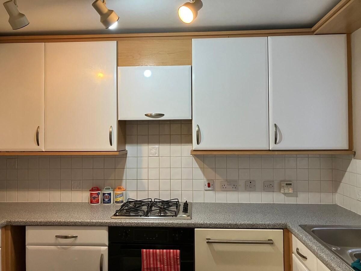 Spacious Home in Walsall with Parking & Garden4