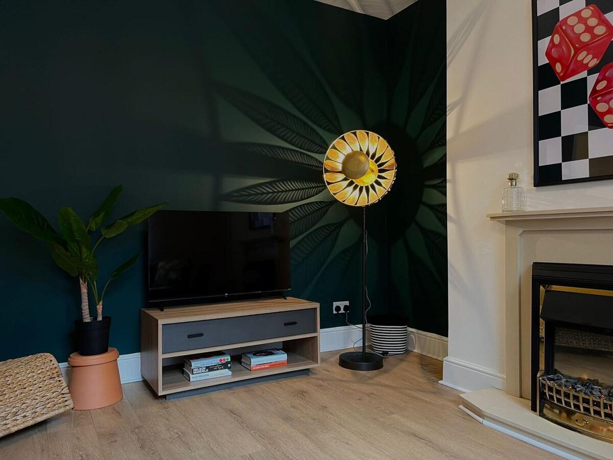 Quaint 2Bed House near Wigan Centre3
