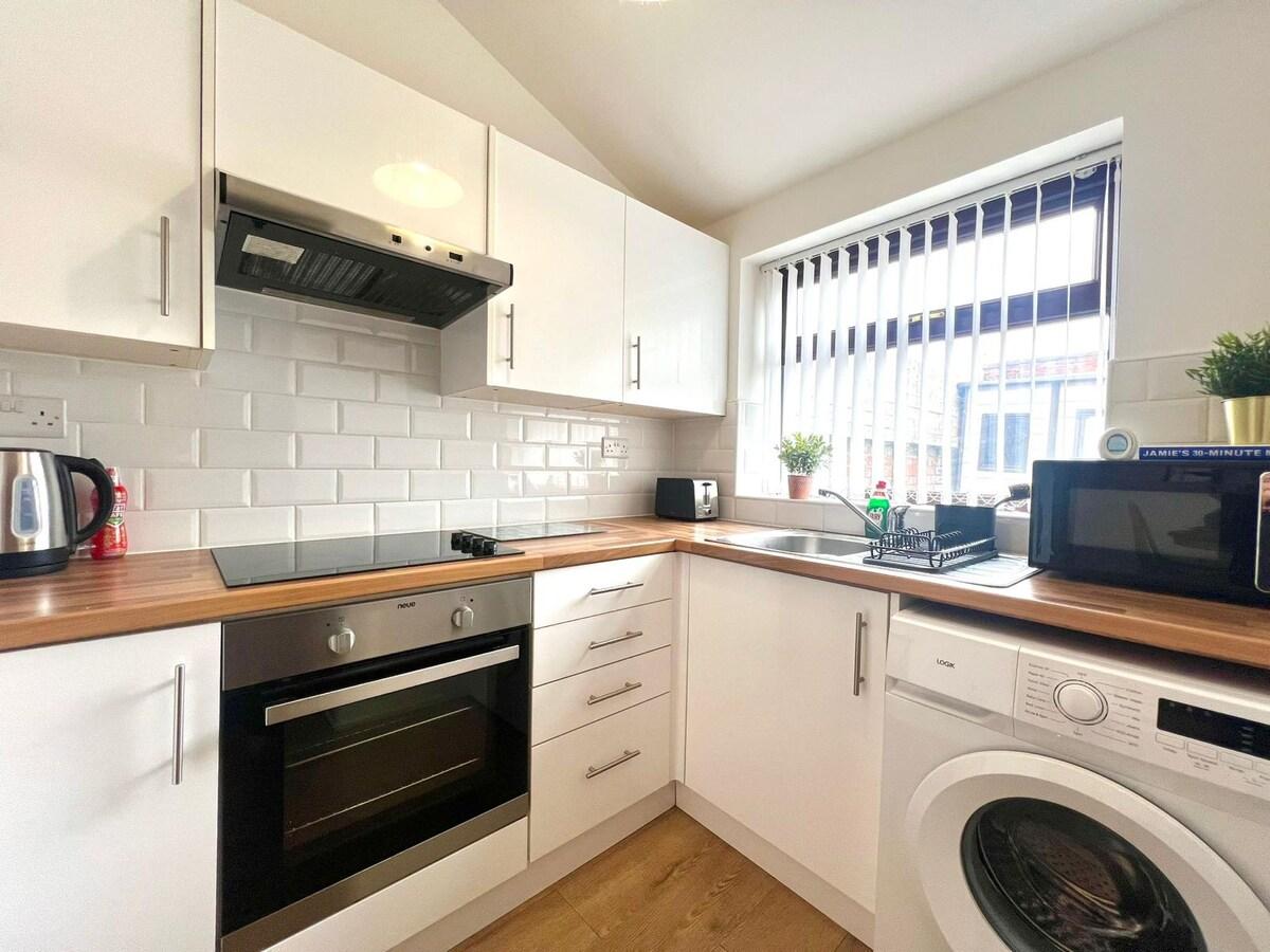 Quaint 2Bed House near Wigan Centre4