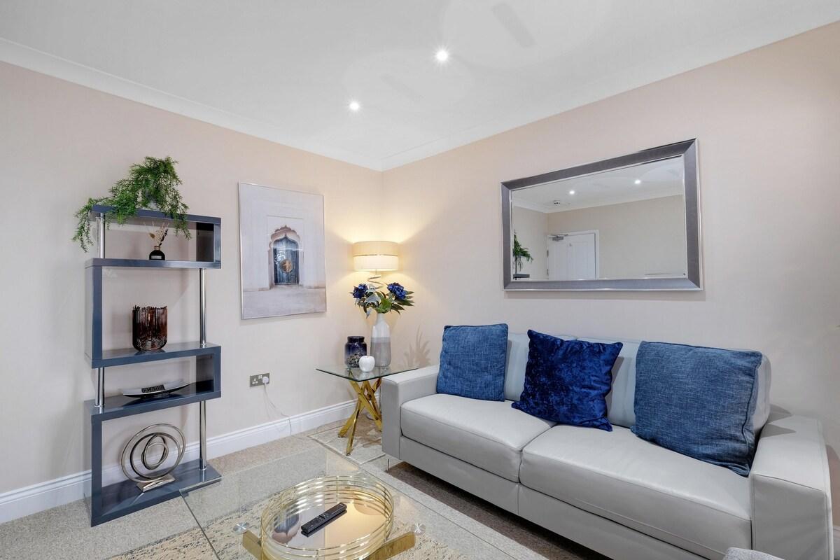 Stylish 4 bed 2-Bathroom Home in Brightside Avenue3