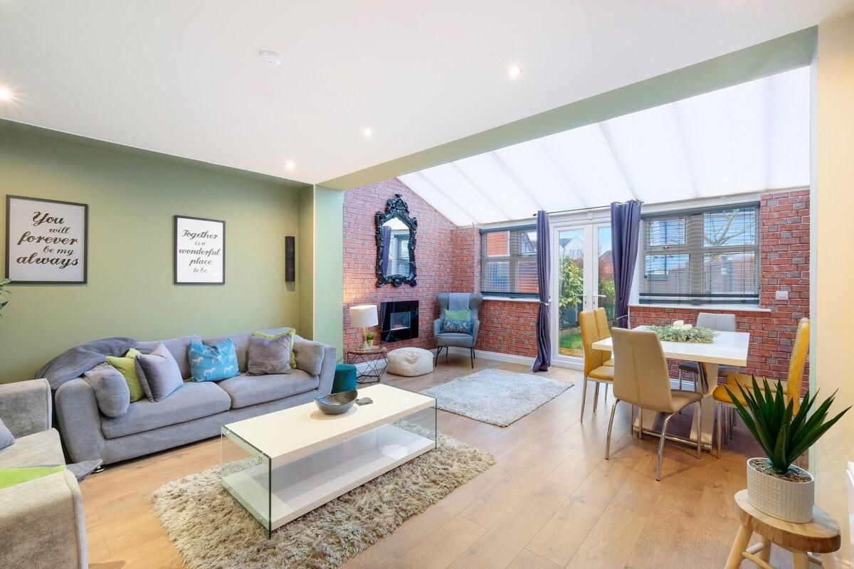 Bright & Spacious 3 Bed 2 Bath Home in Graylands