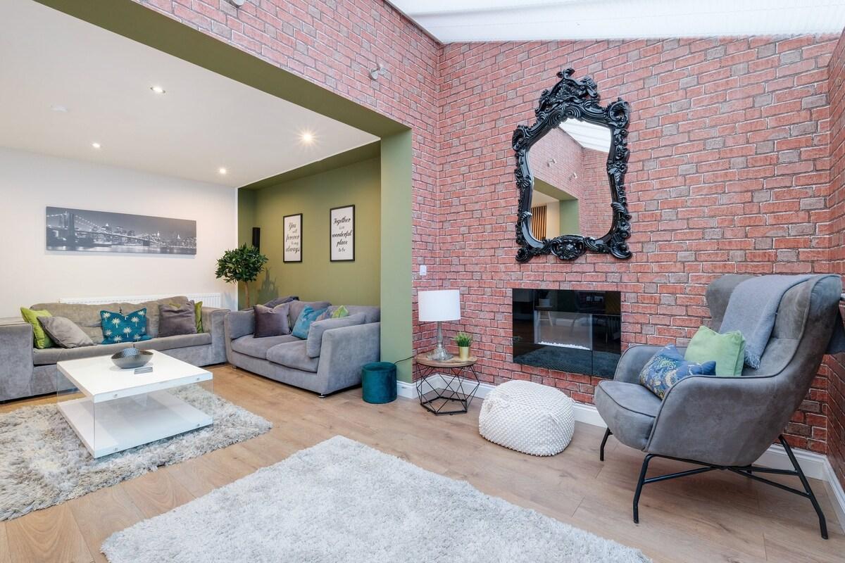 Bright & Spacious 3 Bed 2 Bath Home in Graylands3