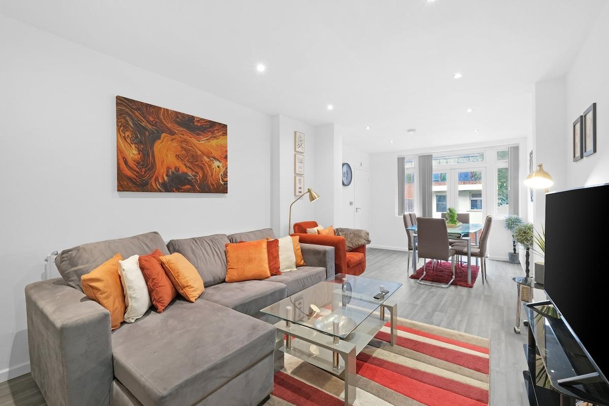 Spacious 5 Bedroom 3 Bath Serviced House – Croydon1