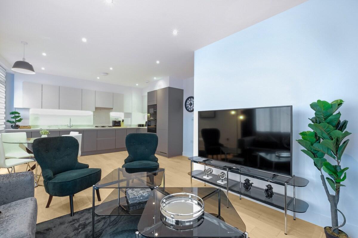 Belmore 2 Bedroom Luxury Apt. + Parking - 151