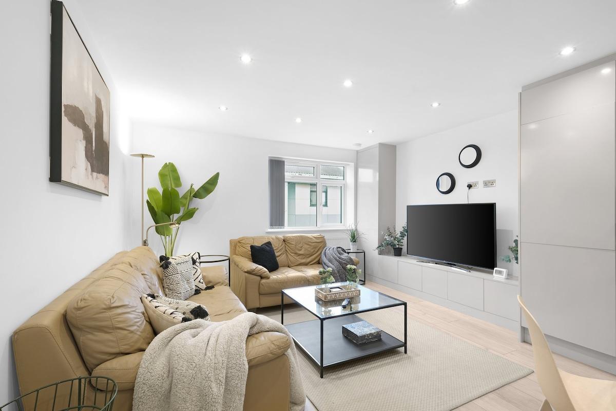 St Martins 2 Bedroom & 2 Bathroom Apt. 3 - Ruislip1