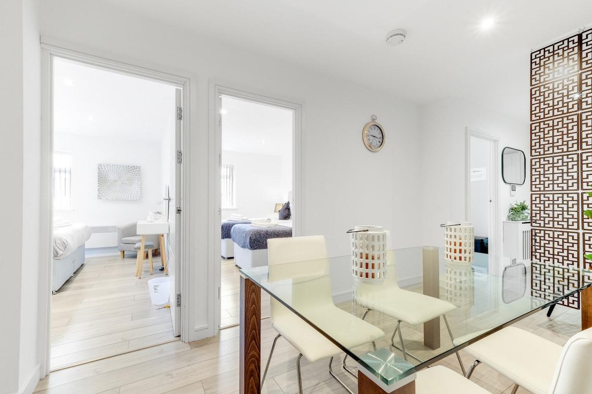 St Martins 2 Bedroom & 1 Bathroom Apt.10 - Ruislip1