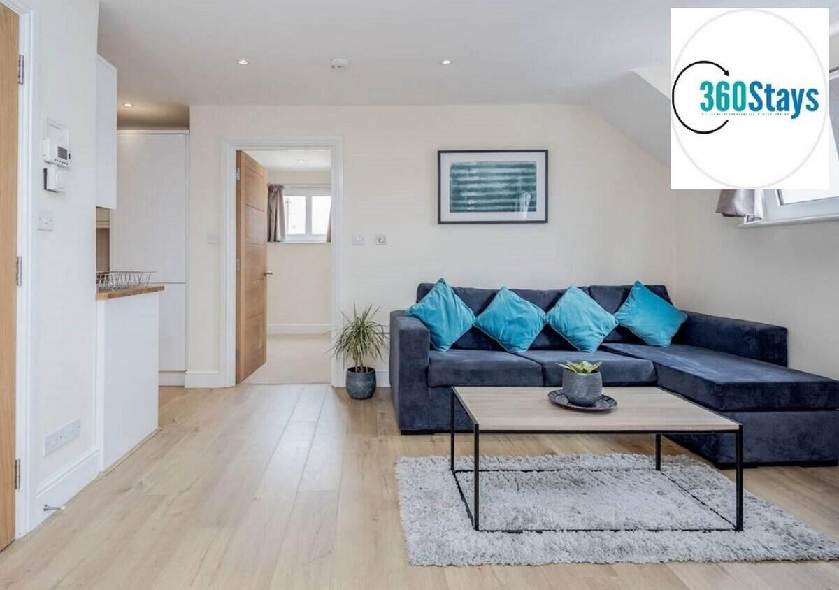 Luxury 1 Bedroom Apt.06 with Parking in Maidenhead1