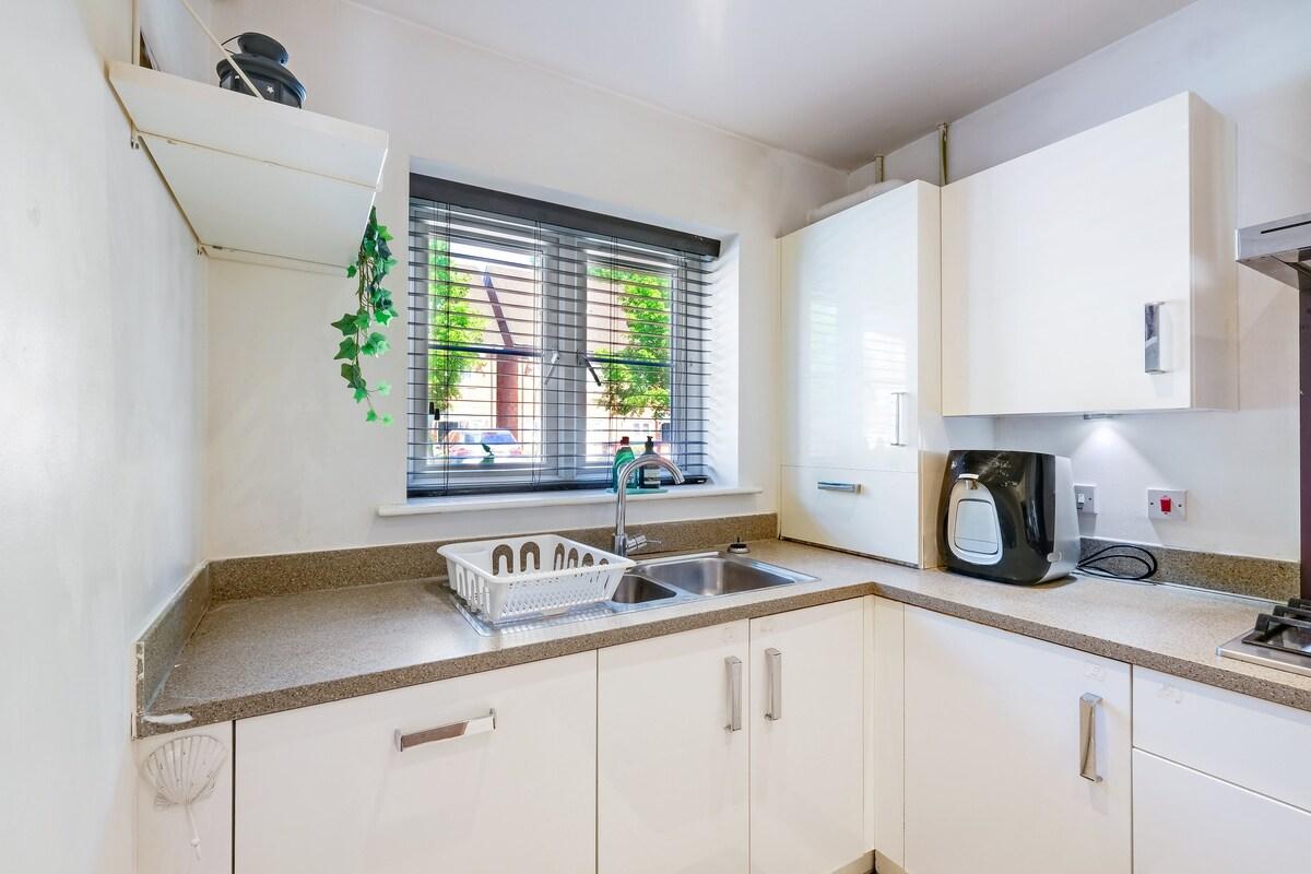 Meyers Close Modern 3 Bedrooms and 2 Bathrooms5