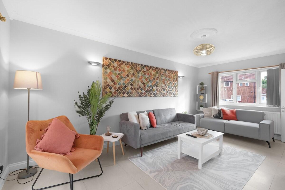 Keel Drive Modern 3-Bedroom, 2.5-Bathroom Home4
