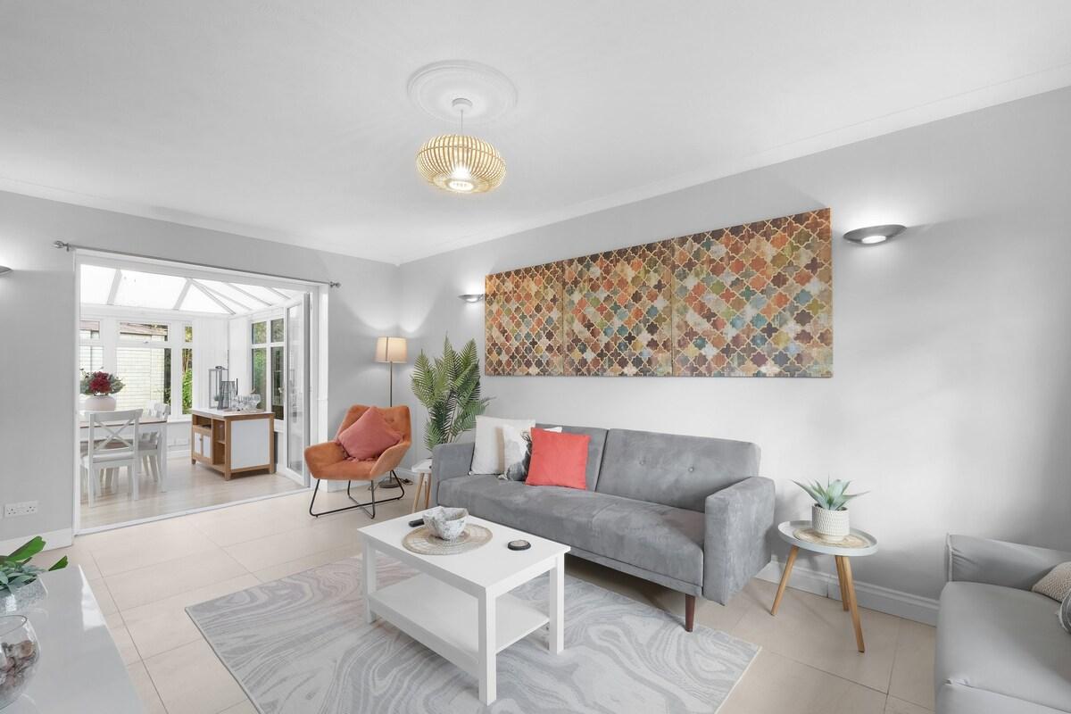 Keel Drive Modern 3-Bedroom, 2.5-Bathroom Home5