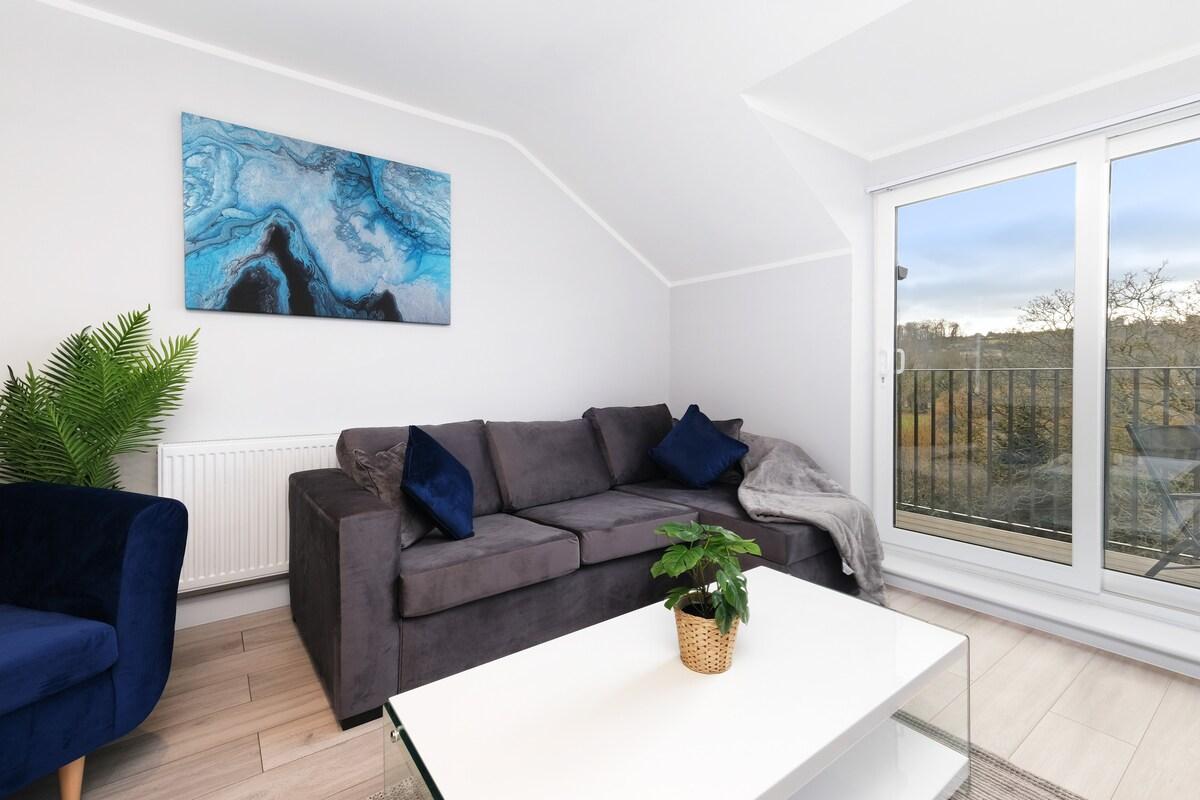 2 Bdr Penthouse with parking High Wycombe Apt. 03