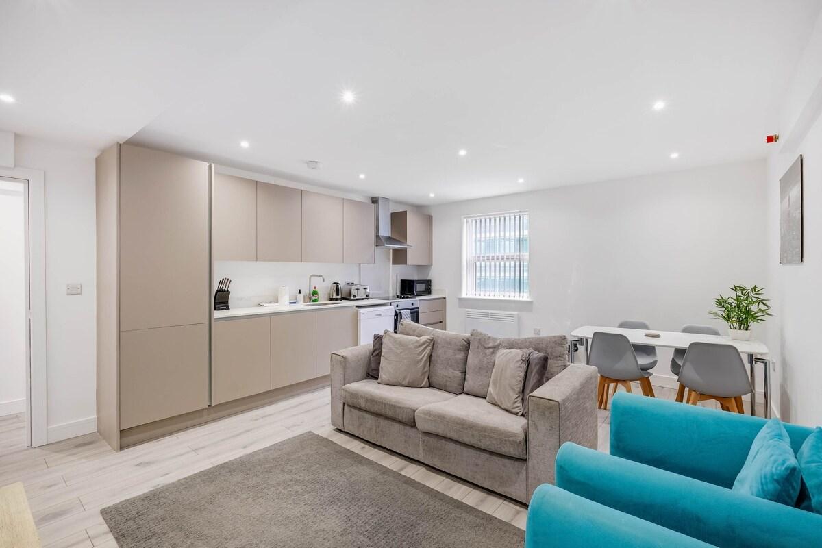 Modern 2 Bedrooms Apt. 04 Town Centre Camberley1