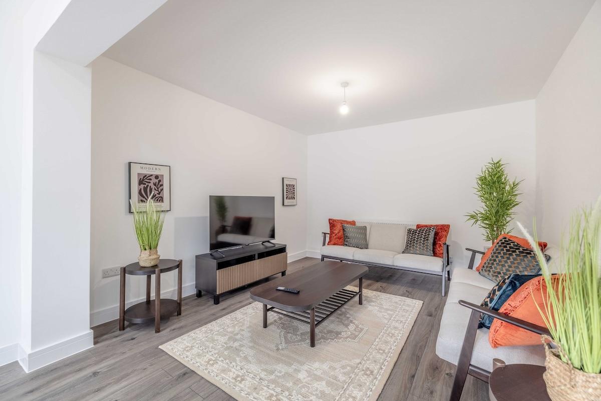 Chic and Comfy 4 Bedroom Stay Baylis Road3