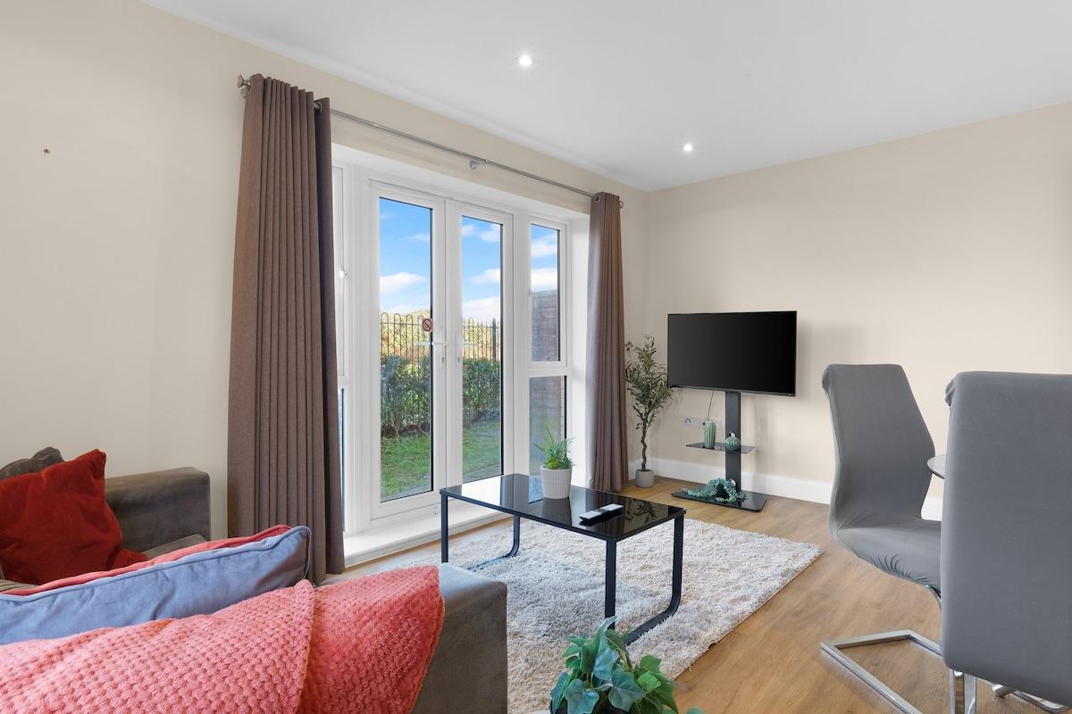 Heathrow Living Serviced Apt 01 by 360stay1