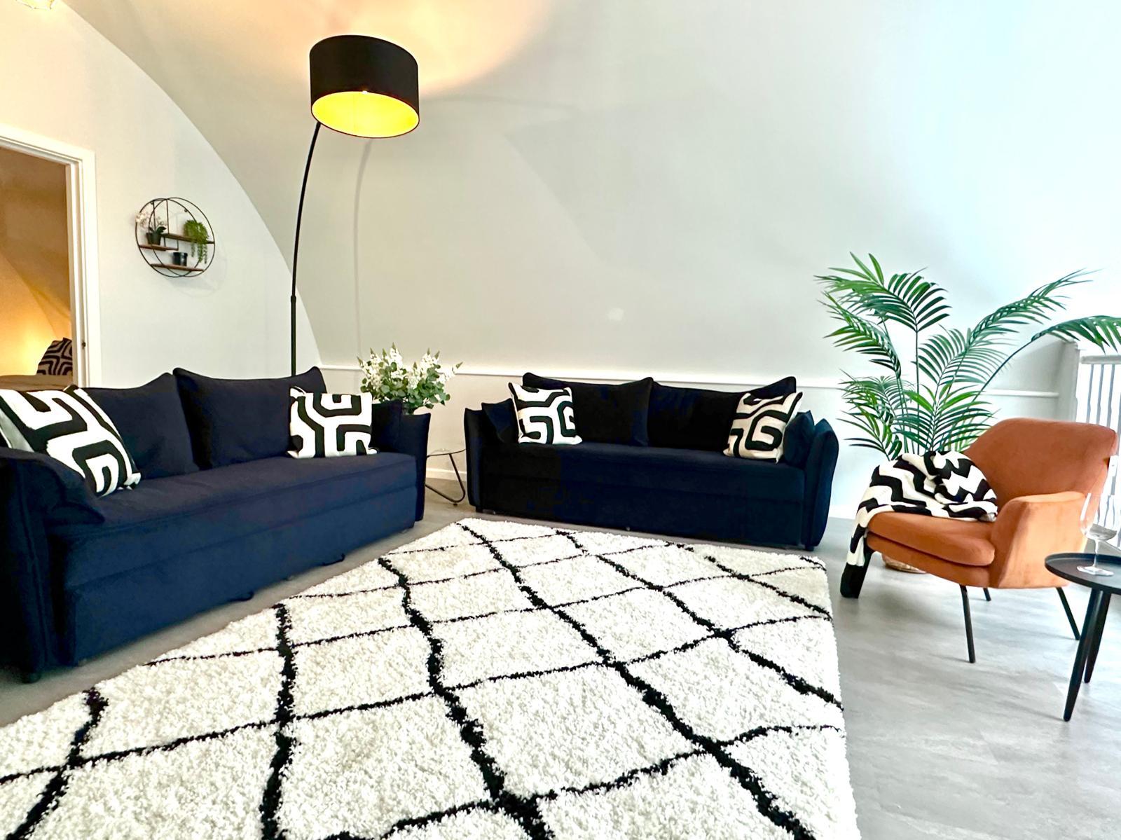 Stunning 2BR Duplex Near Centre6