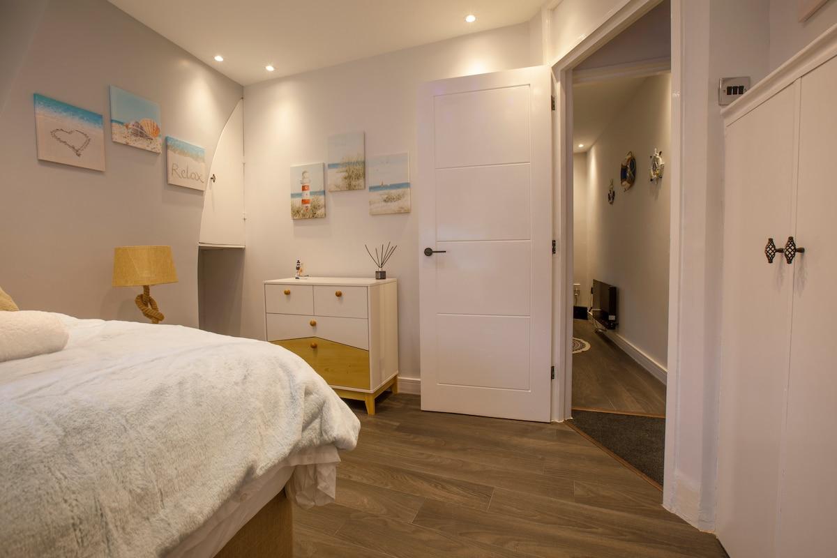 Charming Central Weymouth 2bed next Beachfront3