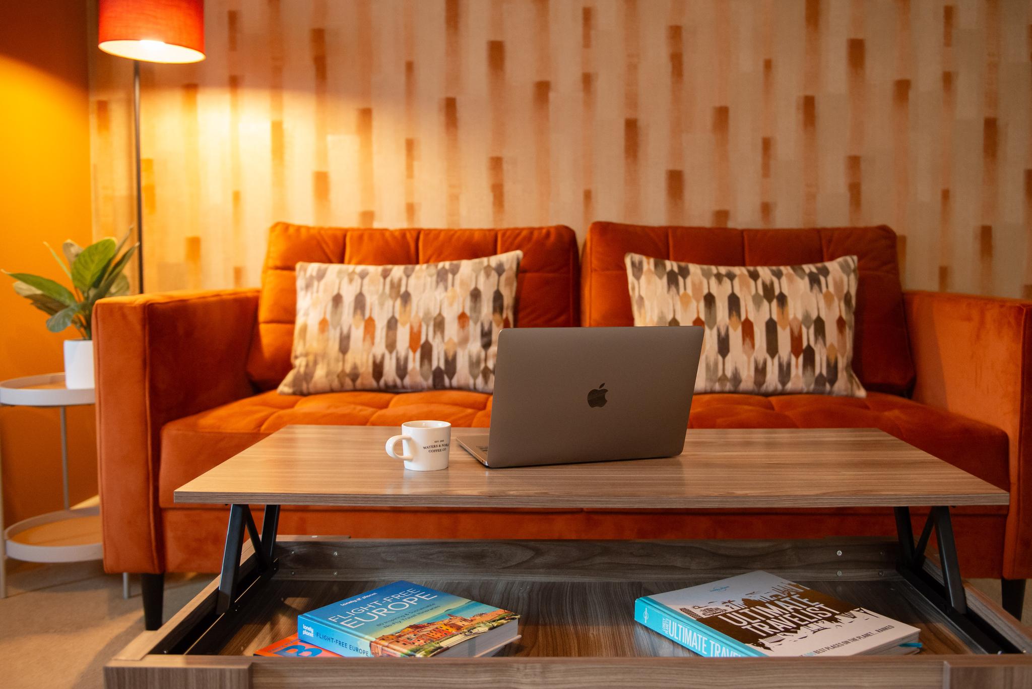 Aveland House town location sleeps 5 with parking2