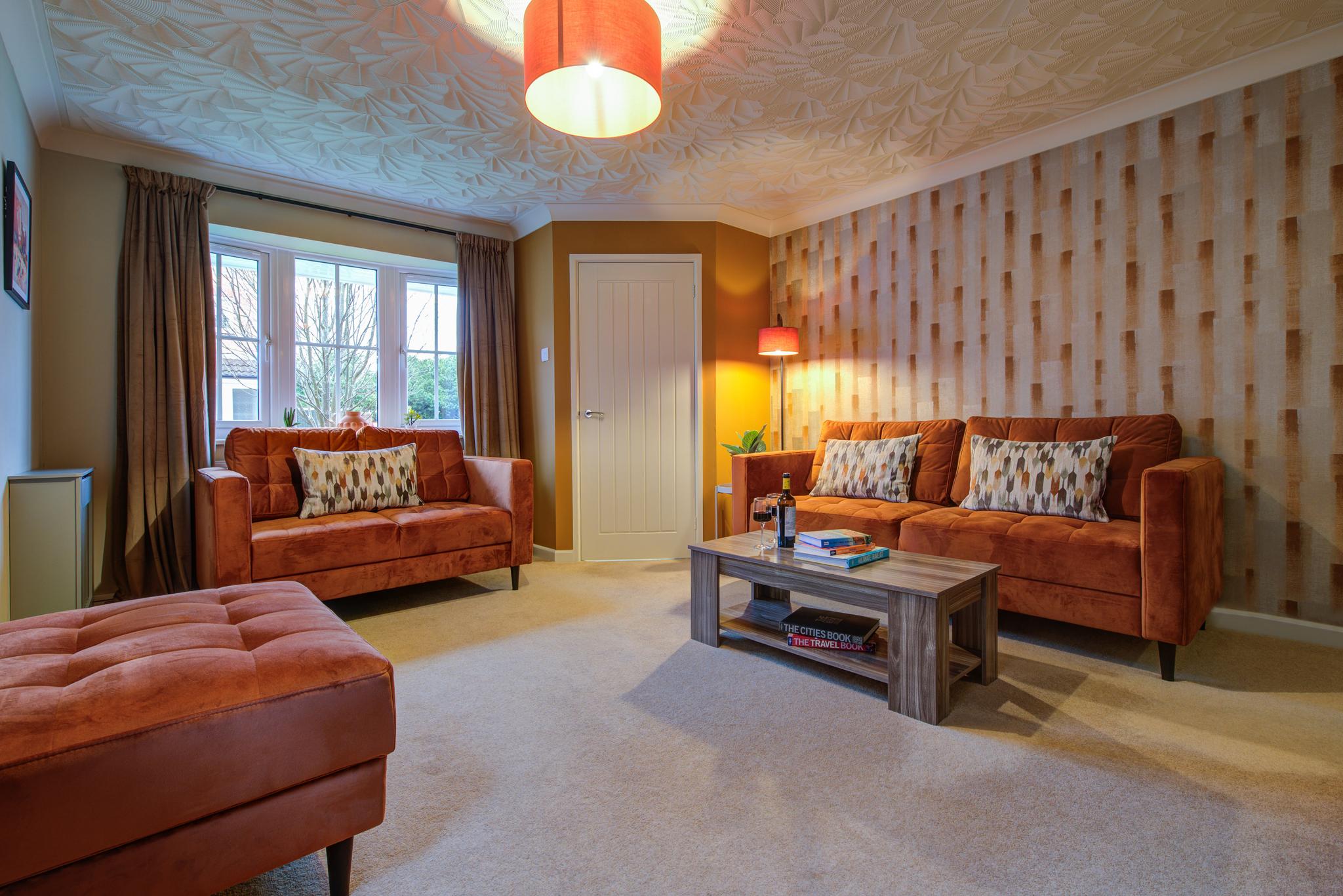 Aveland House town location sleeps 5 with parking