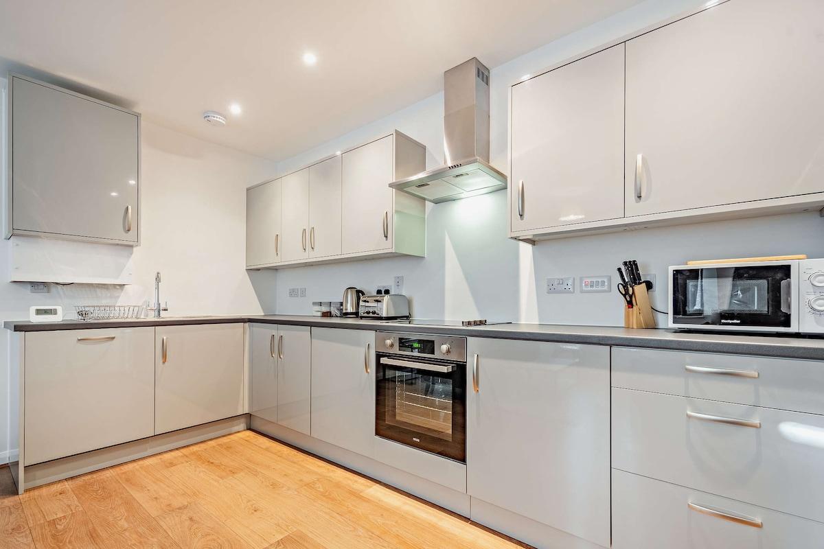 Modern, spacious apartment with free parking3