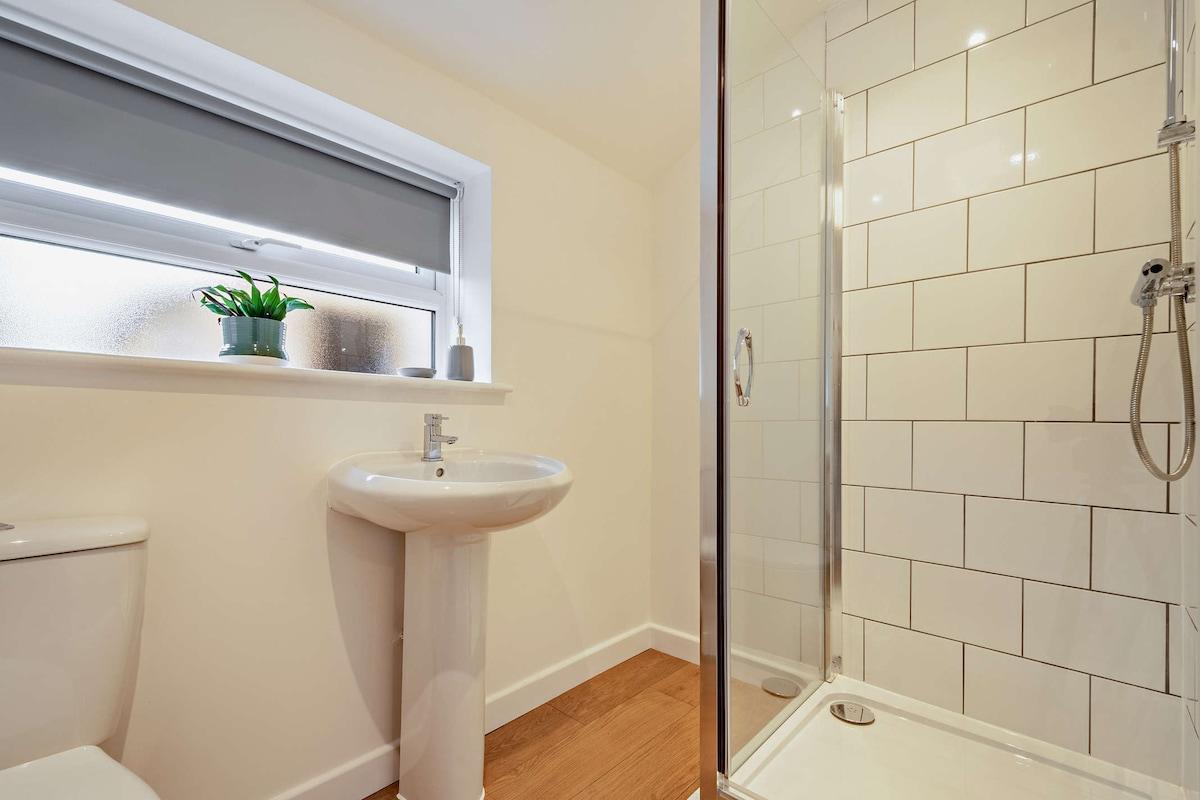 Modern, spacious apartment with free parking4