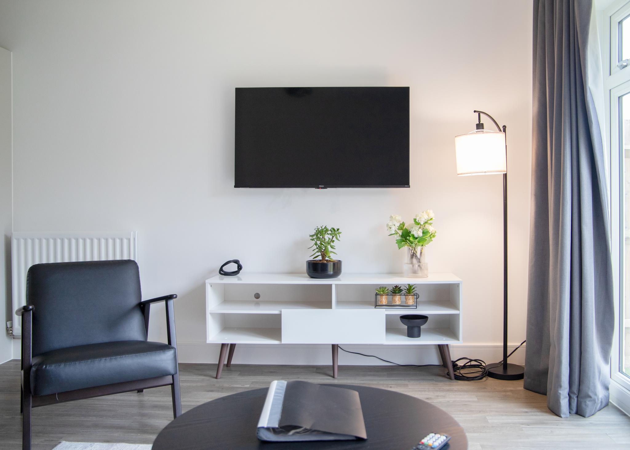 Stylish 2 Bedroom House - Village Location2