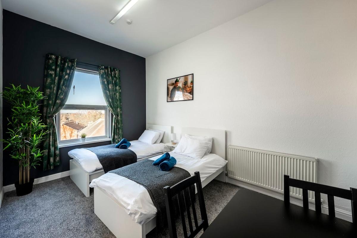 Bright Upper-Floor Suite | Sleeps 4 | Room Only2