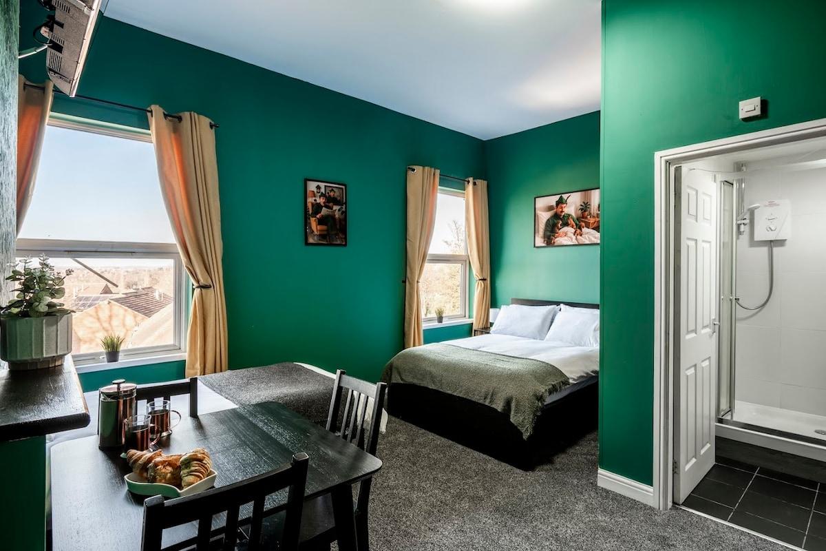 Room Only | Ensuite | Parking | Sleeps 3