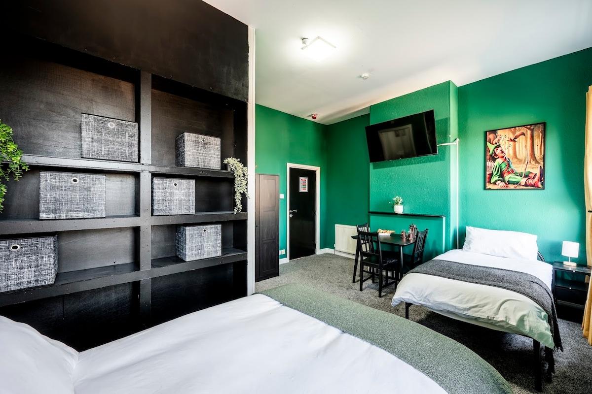 Room Only | Ensuite | Parking | Sleeps 35