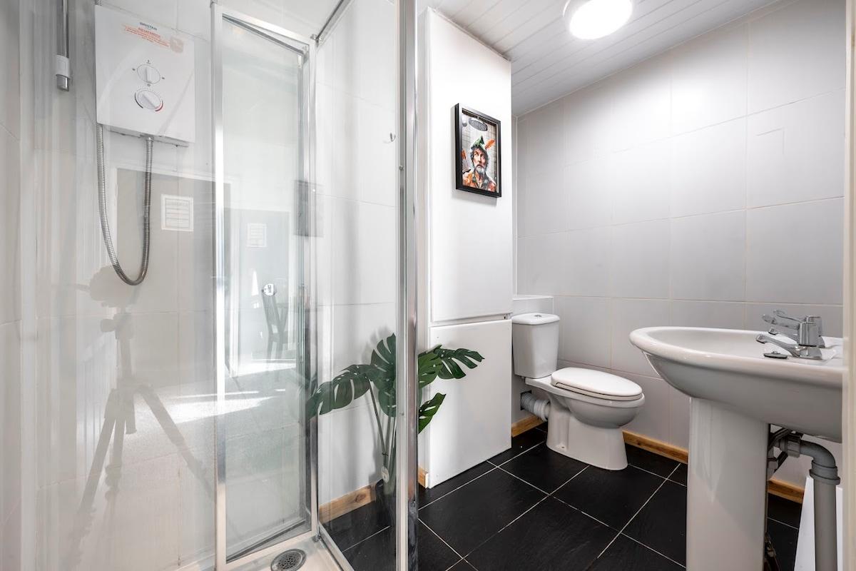 Room Only | Ensuite | Super King | City4