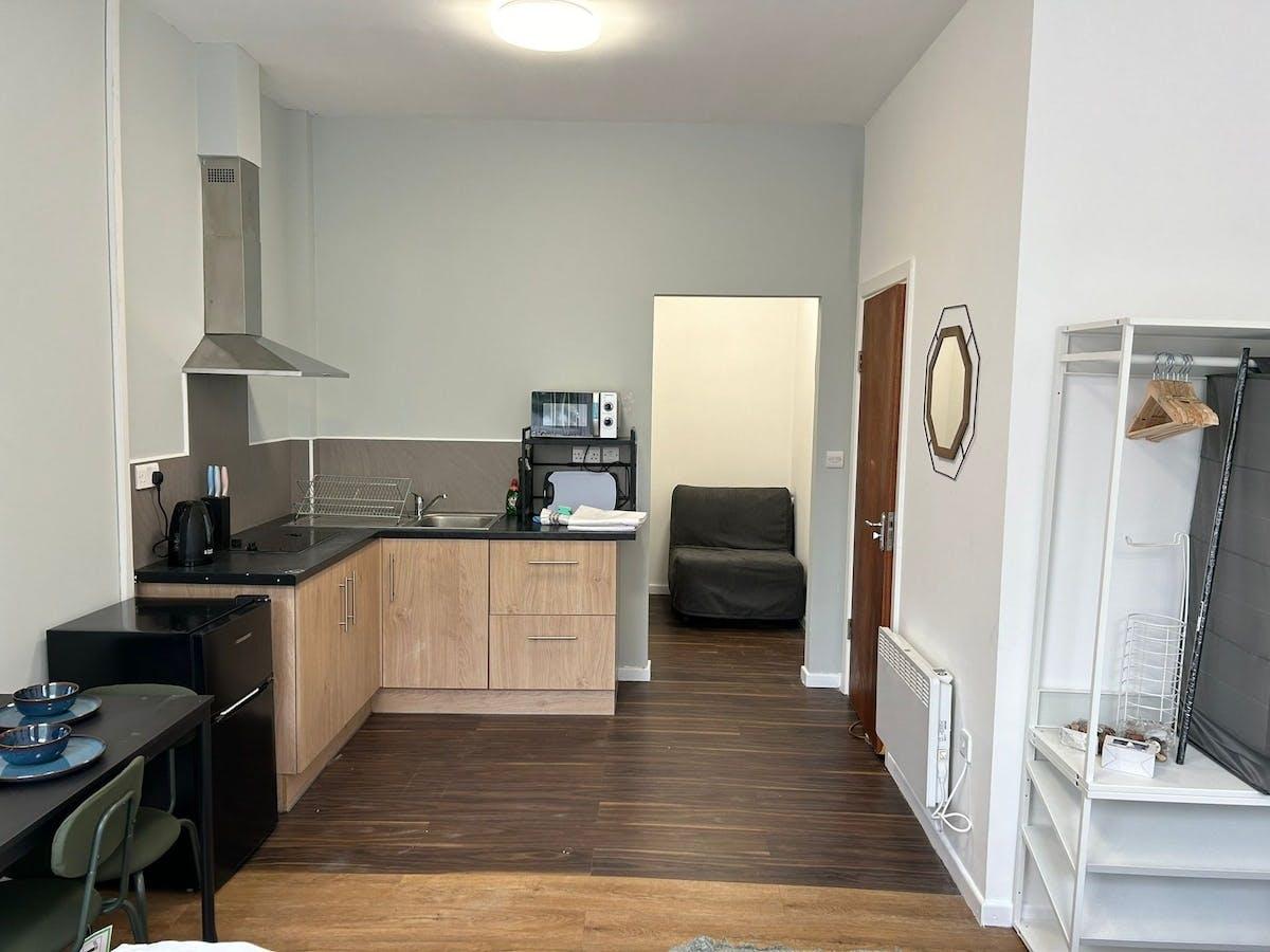 City-Centre Studio · Self-Contained · Sleeps 34