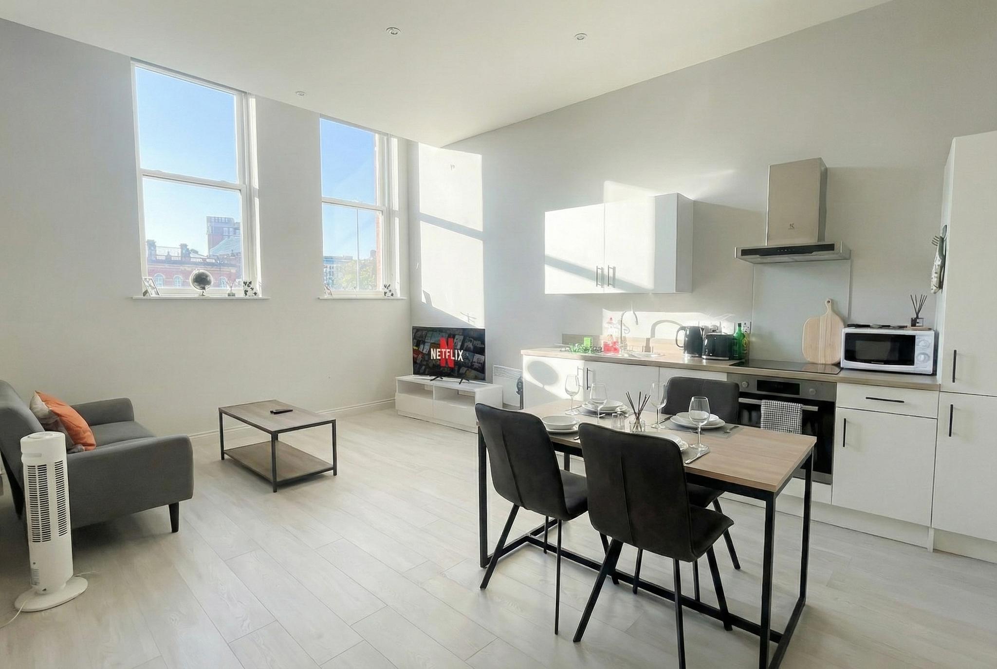 Spacious Comfort | Cinema lux | Prime Leeds2
