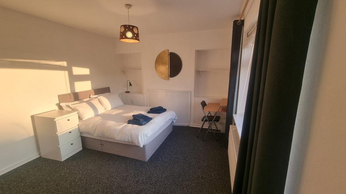 Private Studio Apartment · Quiet · Sleeps 26