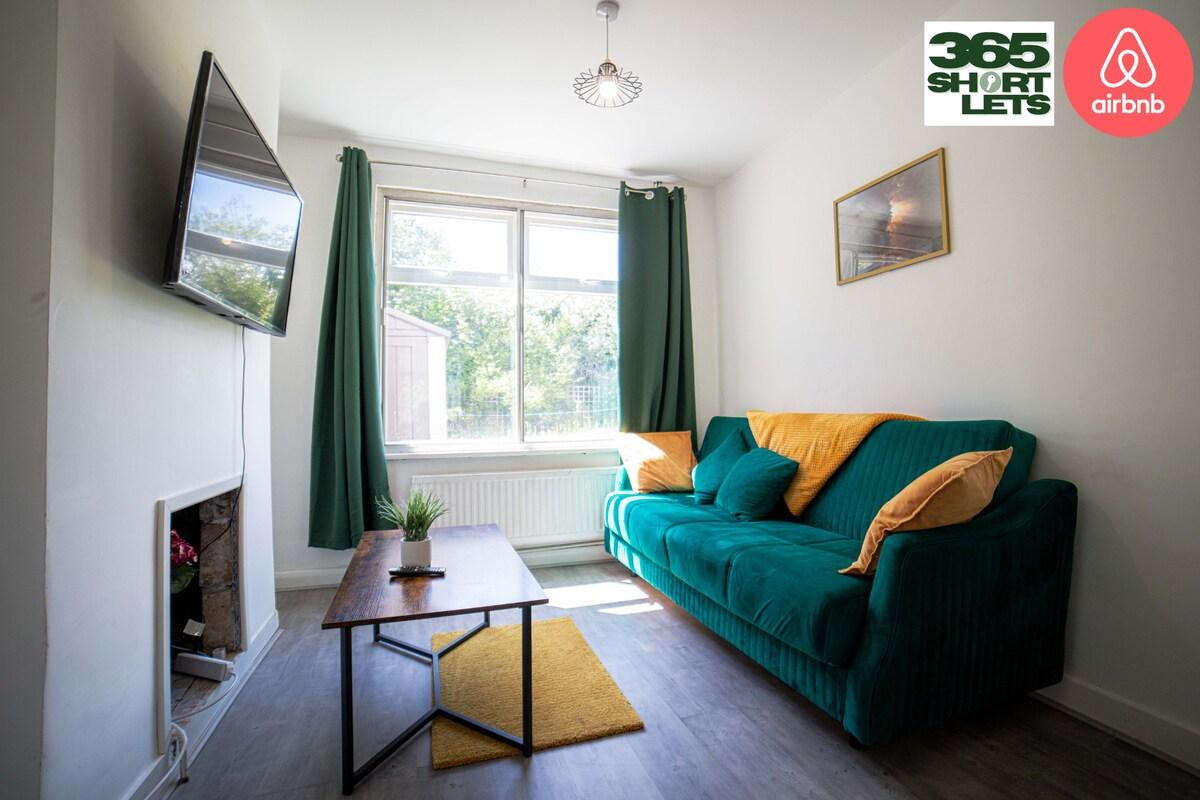 Hatfield | House | Staycation | Big Discounts1