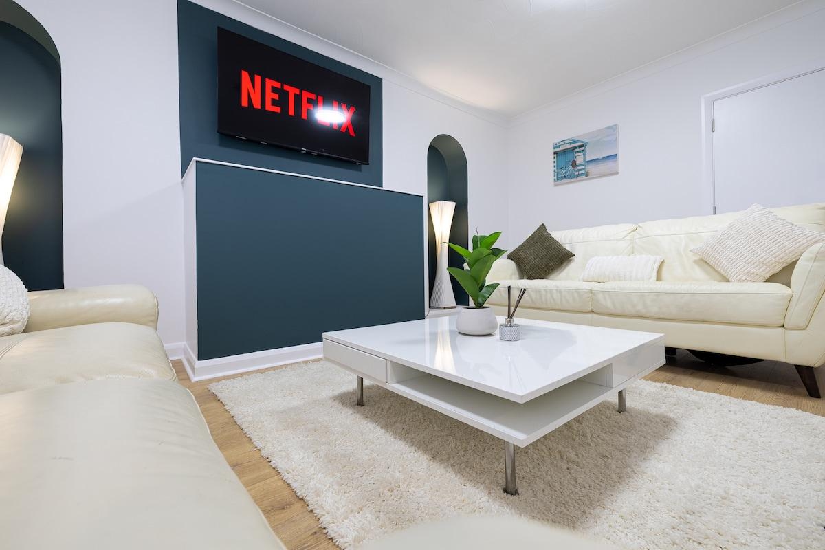 The Hove Retreat | Sleeps 10 | 4BR Coastal Escape2
