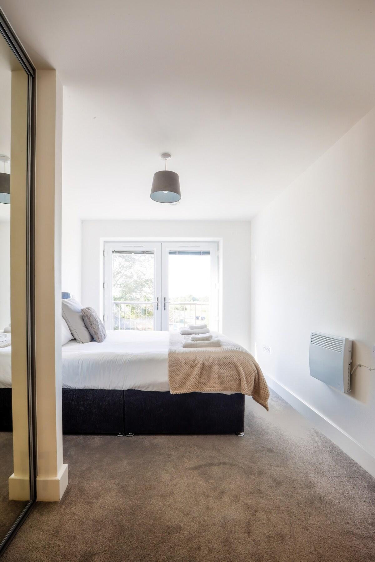 Spacious, modern apartment near Bicester Village