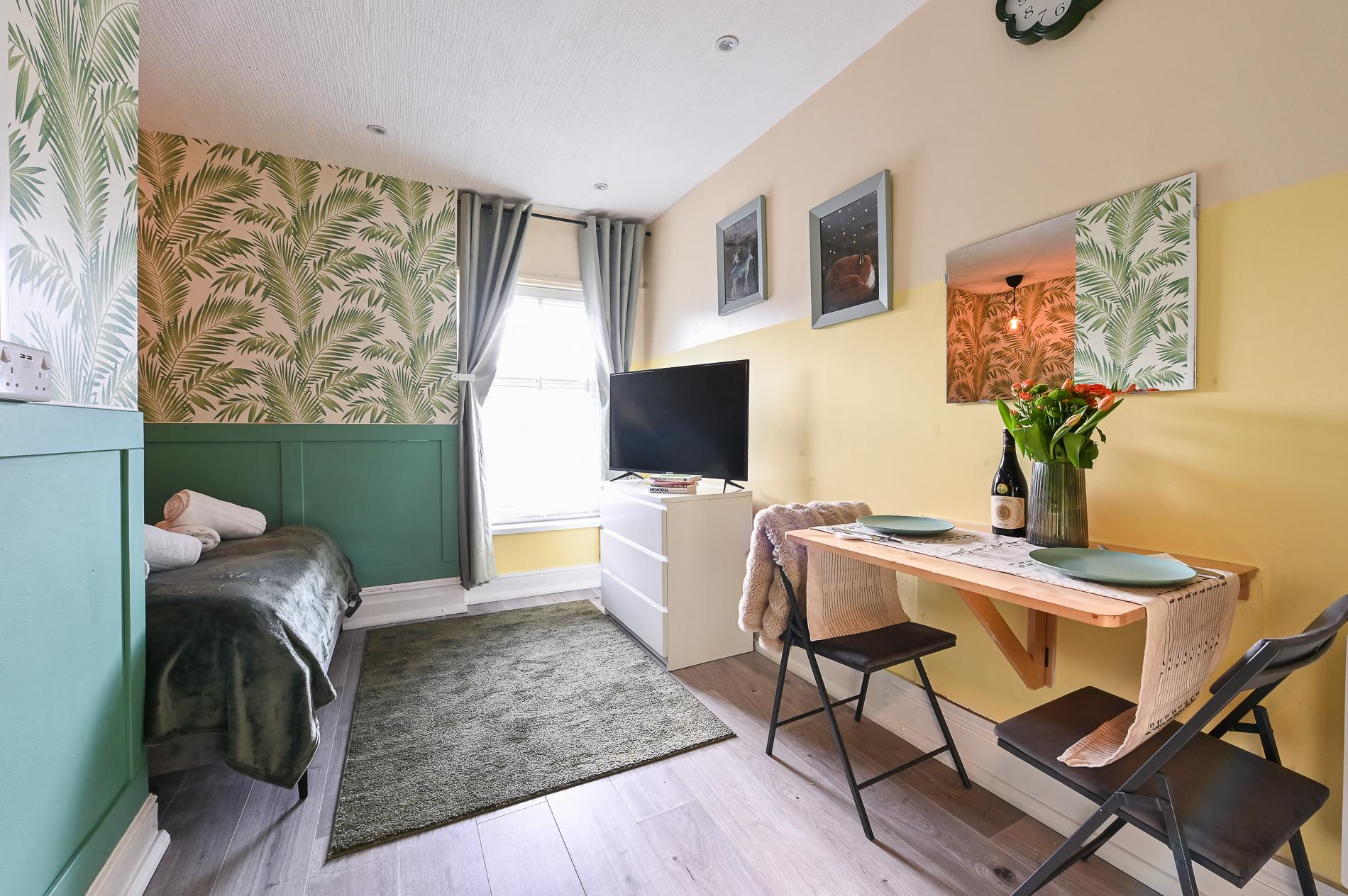 Cosy Studio-Business & Leisure Long Stays-Parking2