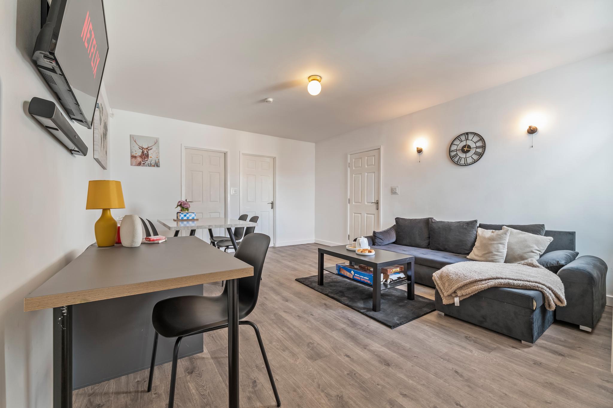 Executive 4Bedroom | Sleeps 9 | City Centre Nearby